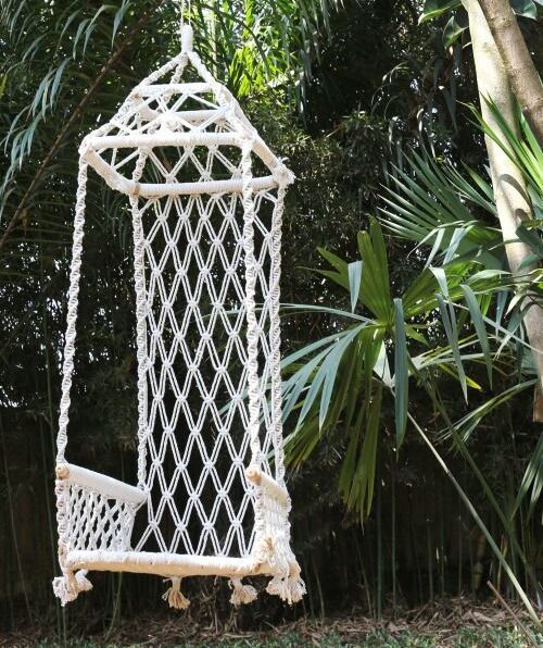 The swinging throne