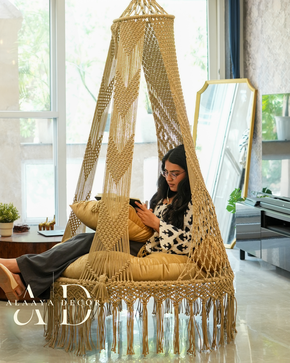 Macrame swing- Truly Beige